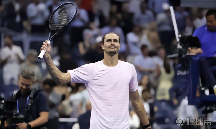 慕尼黑生活：迪亚斯亲述尊重球迷的日常